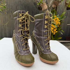 Michael Kors Duck Boot Heels Lace Up Olive Green Platform Hiking Style Boots